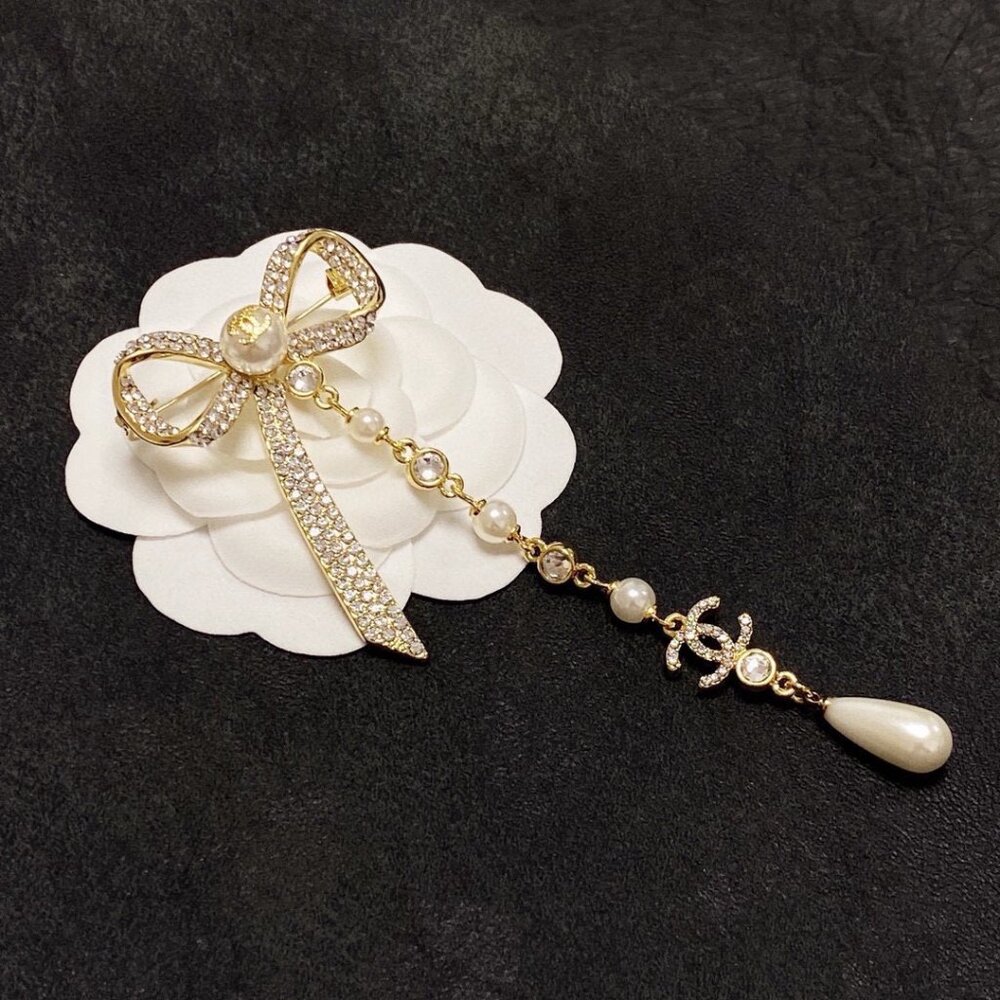 Chanel brooch - Picture 3 of 4